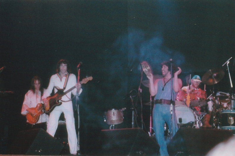 File:GG live London Ont 1976.jpg