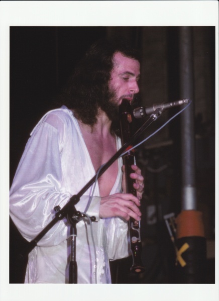 File:Kerry Minnear recorder 1975.jpg