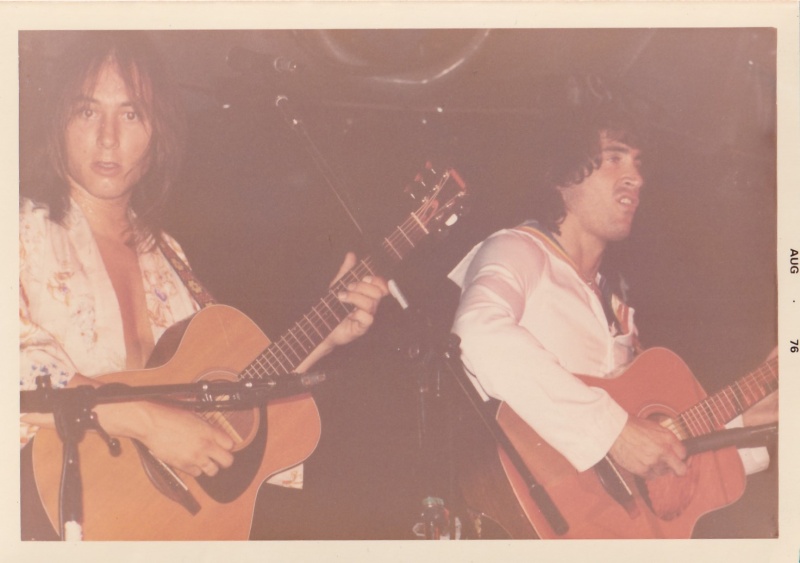 File:Shulman Green acoustic duet Vancouver 1976.jpg